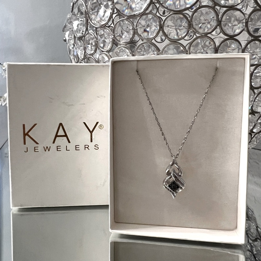 Kay Jeweler’s Necklace